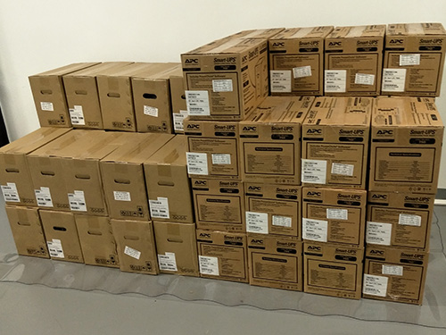 60臺(tái)施耐德UPS交貨